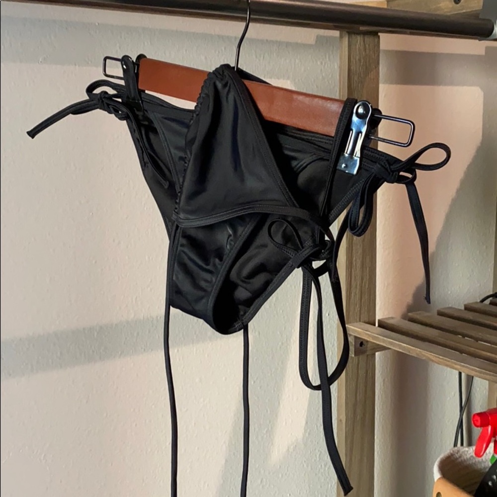 Black VS String Bikini